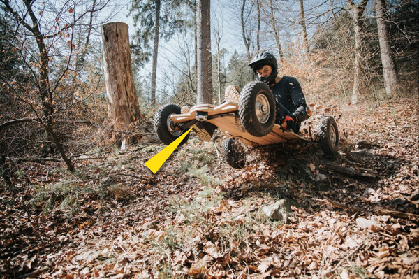 Stuurstabilisatie voor rodelsleeën en sportapparatuur