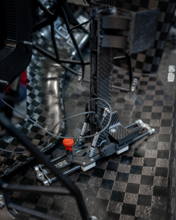 Uitgebouwd gaspedaal met slede en rail, inclusief pedaalverstelling © ELBFLORACE e.V.