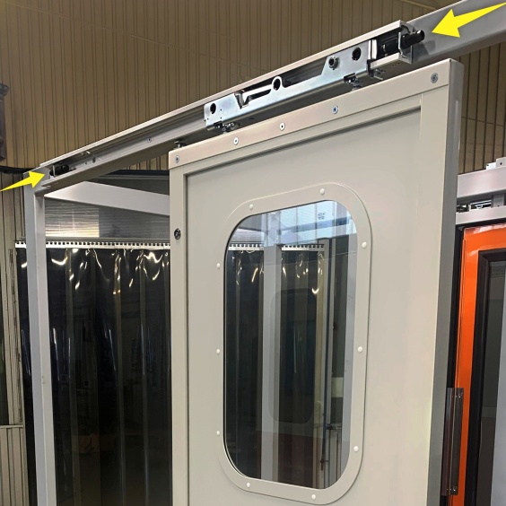 Lightweight, compound aluminum separating and passage doors in flat and bent designs are part of Metal 99&rsquo;s product portfolio for European railway companies.